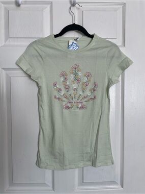 Camino de Santiago Juniors size Small Light Green Floral Graphic Tee